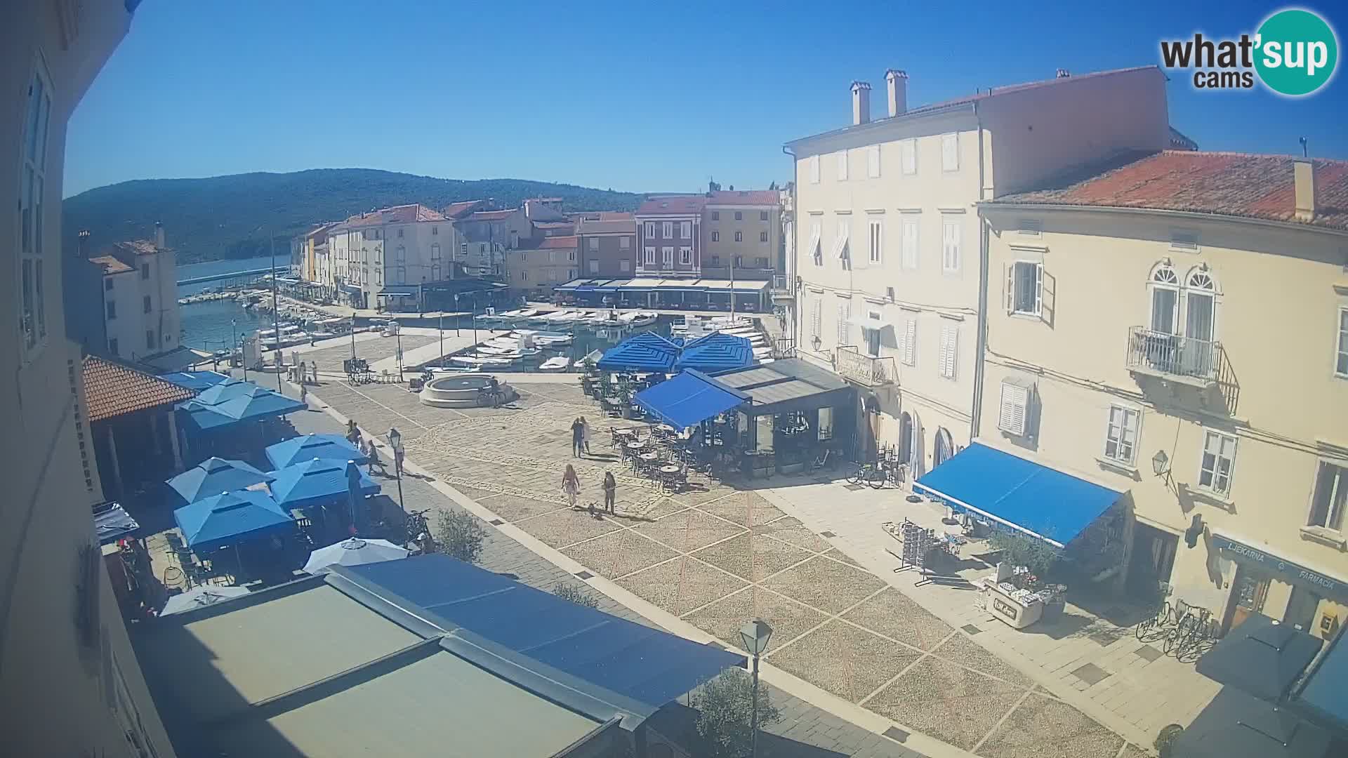 LIVE cam Cres city – place principale et “mandrač” – île de Cres – Croatie