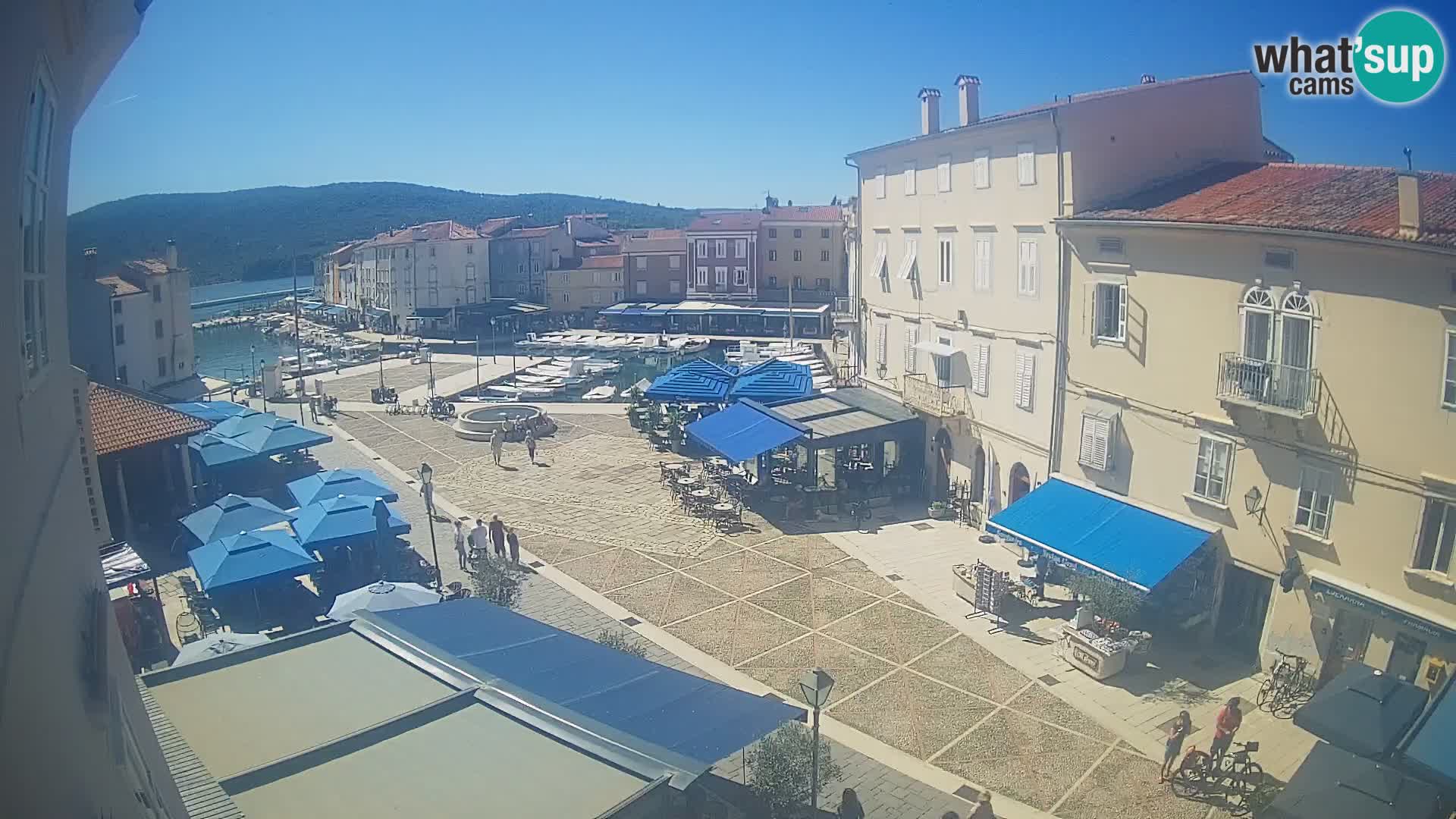 LIVE cam Cres city – place principale et “mandrač” – île de Cres – Croatie