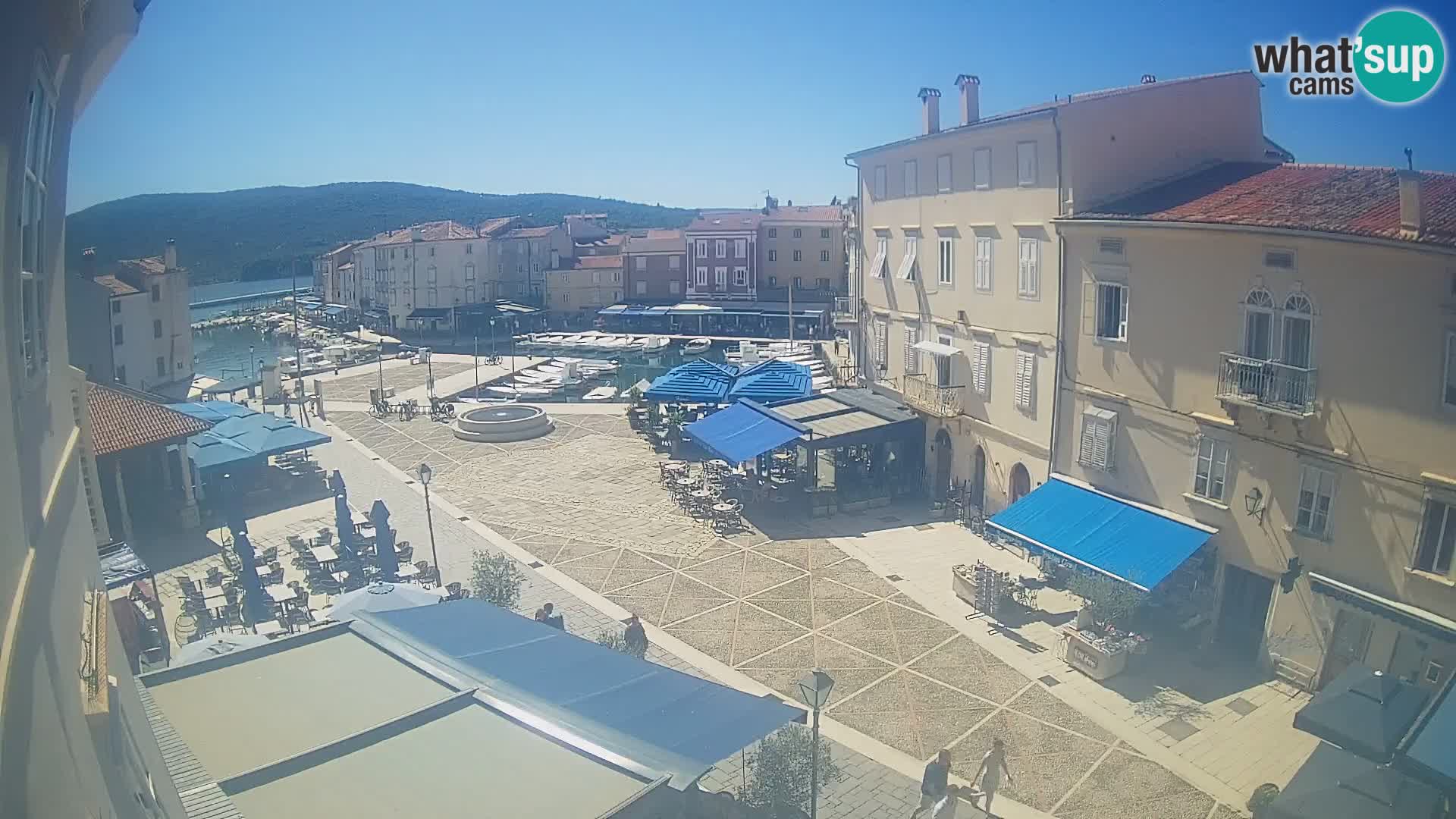 Kamera v ŽIVO Cres mesto – glavni trg in “mandrač” – otok Cres – Hrvaška