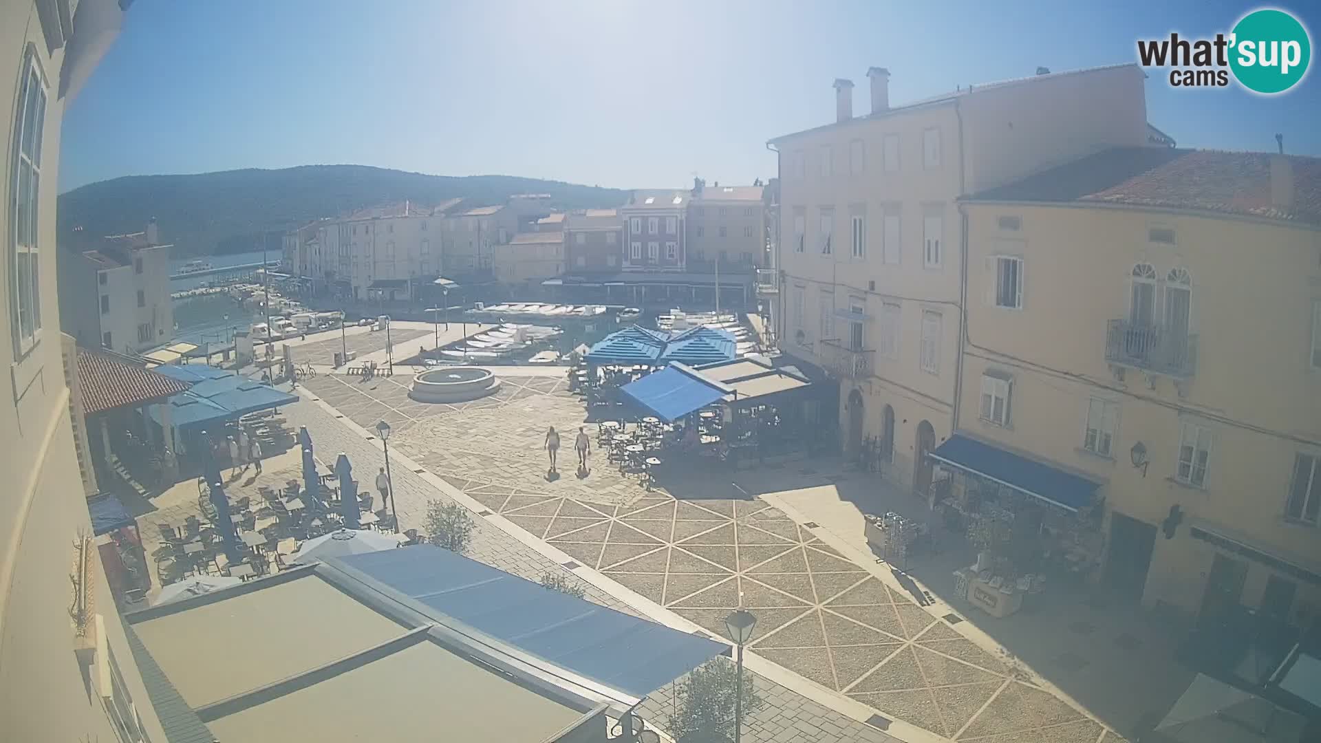 LIVE cam Cres Stadt – Hauptplatz und “mandrač” – Cres Insel – Kroatien