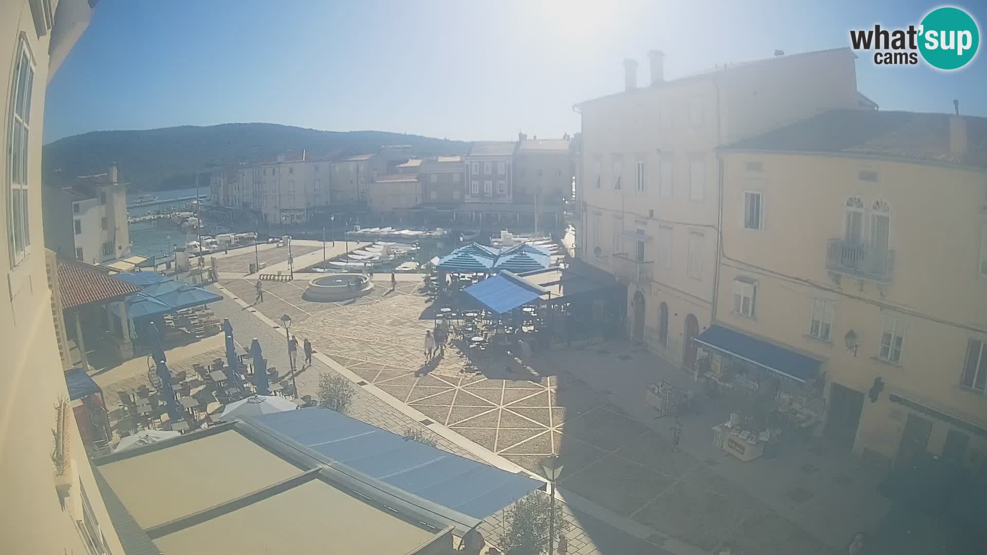 LIVE cam Cres città – piazza principale e “mandrač” – isola di Cherso – Croazia