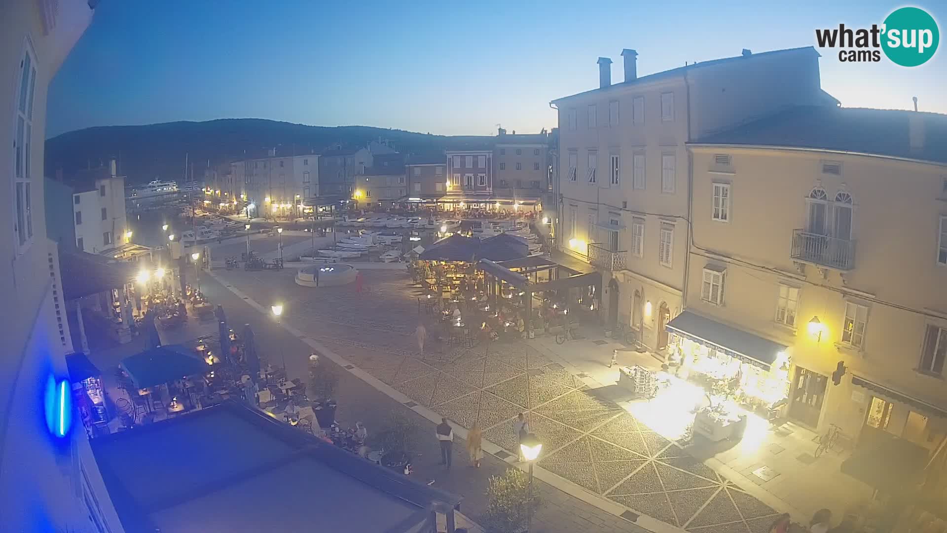 LIVE cam Cres città – piazza principale e “mandrač” – isola di Cherso – Croazia