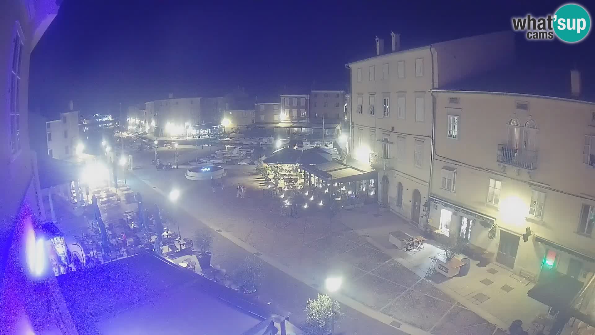Kamera v ŽIVO Cres mesto – glavni trg in “mandrač” – otok Cres – Hrvaška