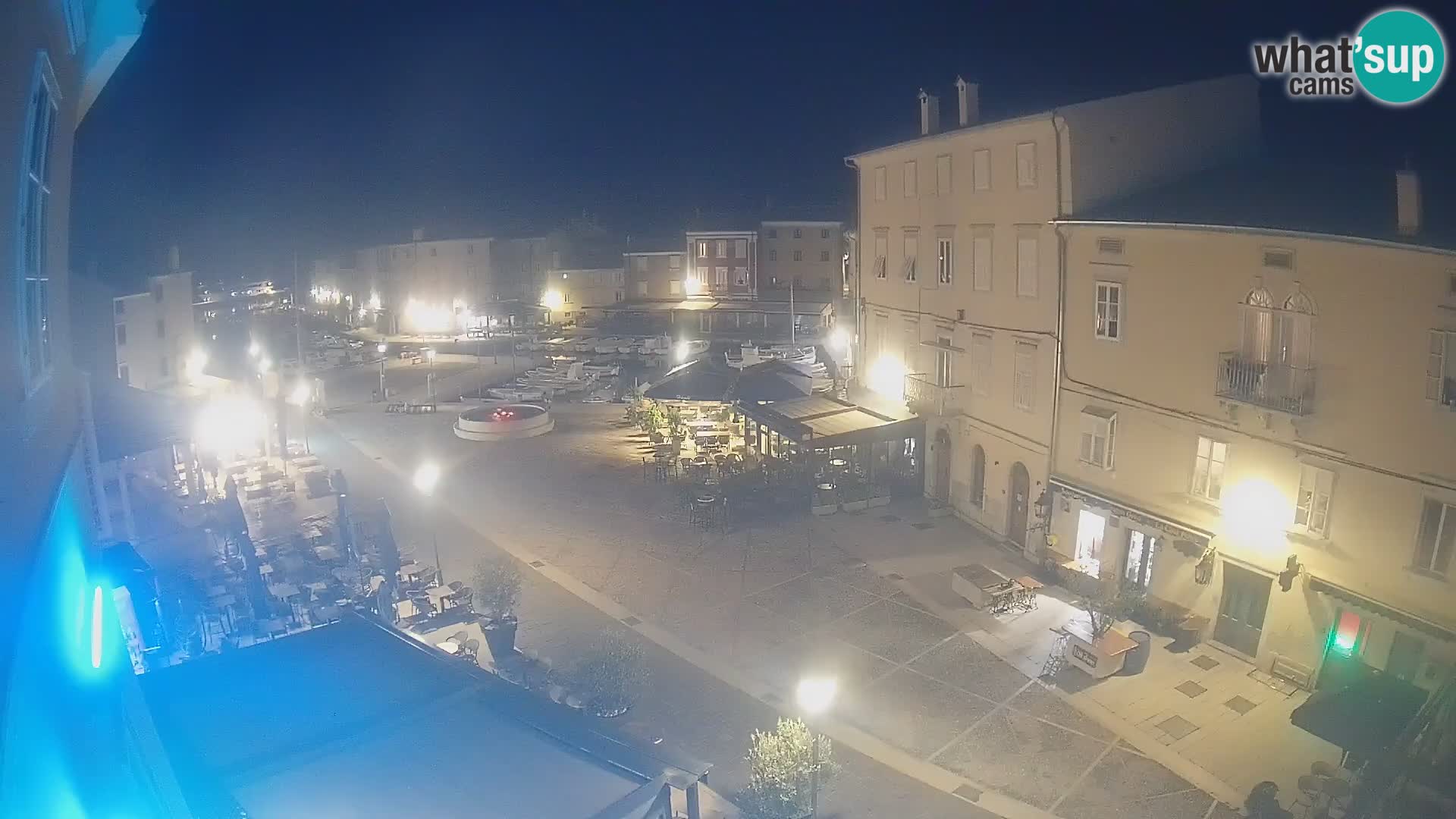 Kamera v ŽIVO Cres mesto – glavni trg in “mandrač” – otok Cres – Hrvaška