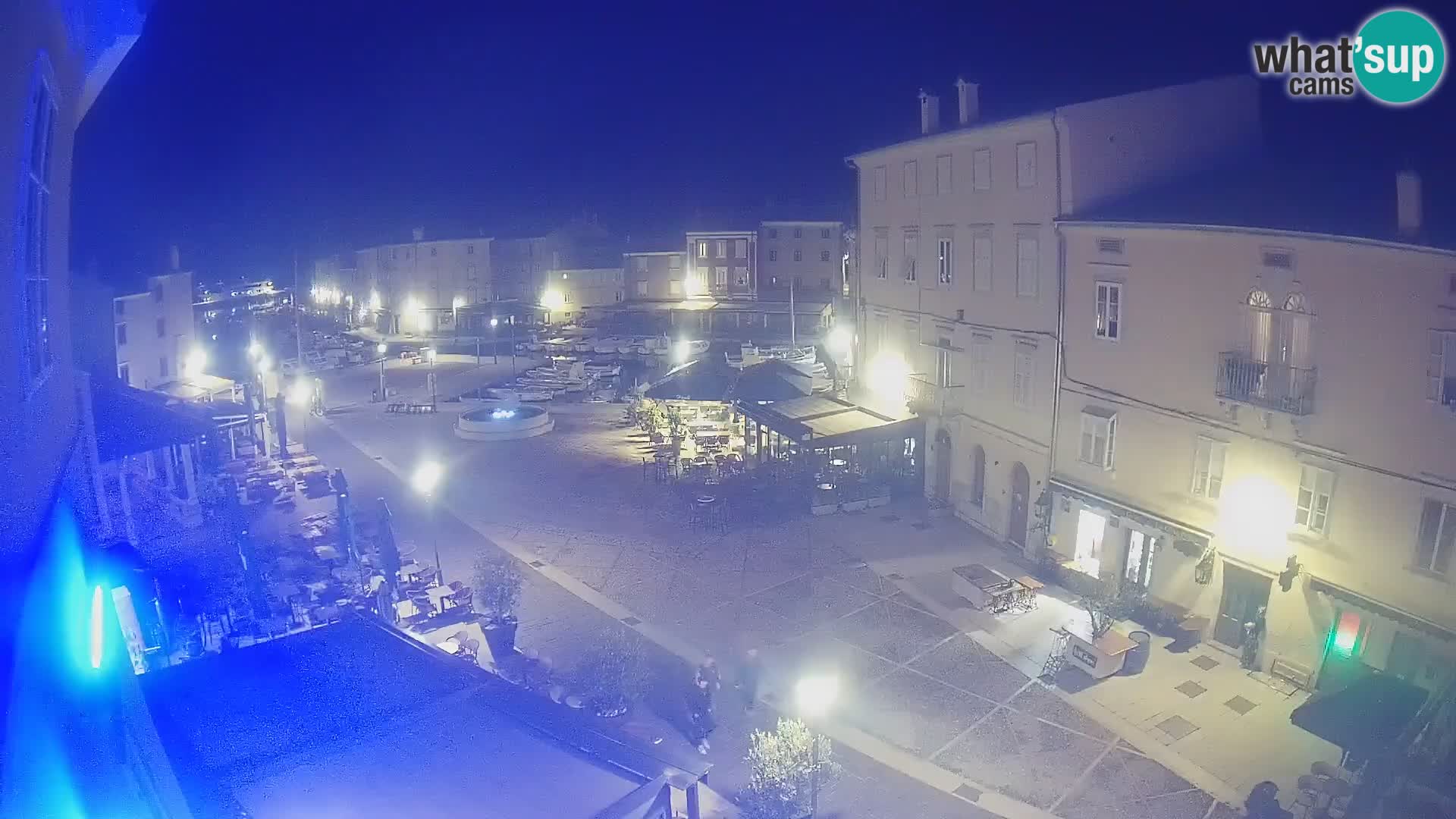 Cámara en vivo ciudad de Cres – plaza principal y “mandrač” – isla de Cres – Croacia