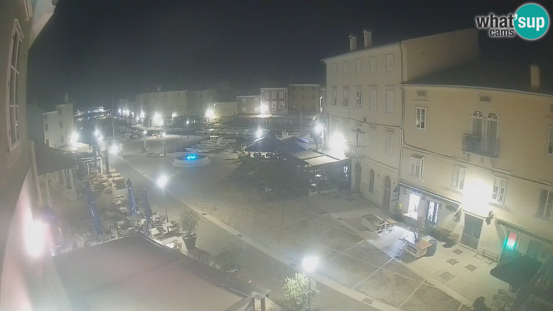 Cámara en vivo ciudad de Cres – plaza principal y “mandrač” – isla de Cres – Croacia