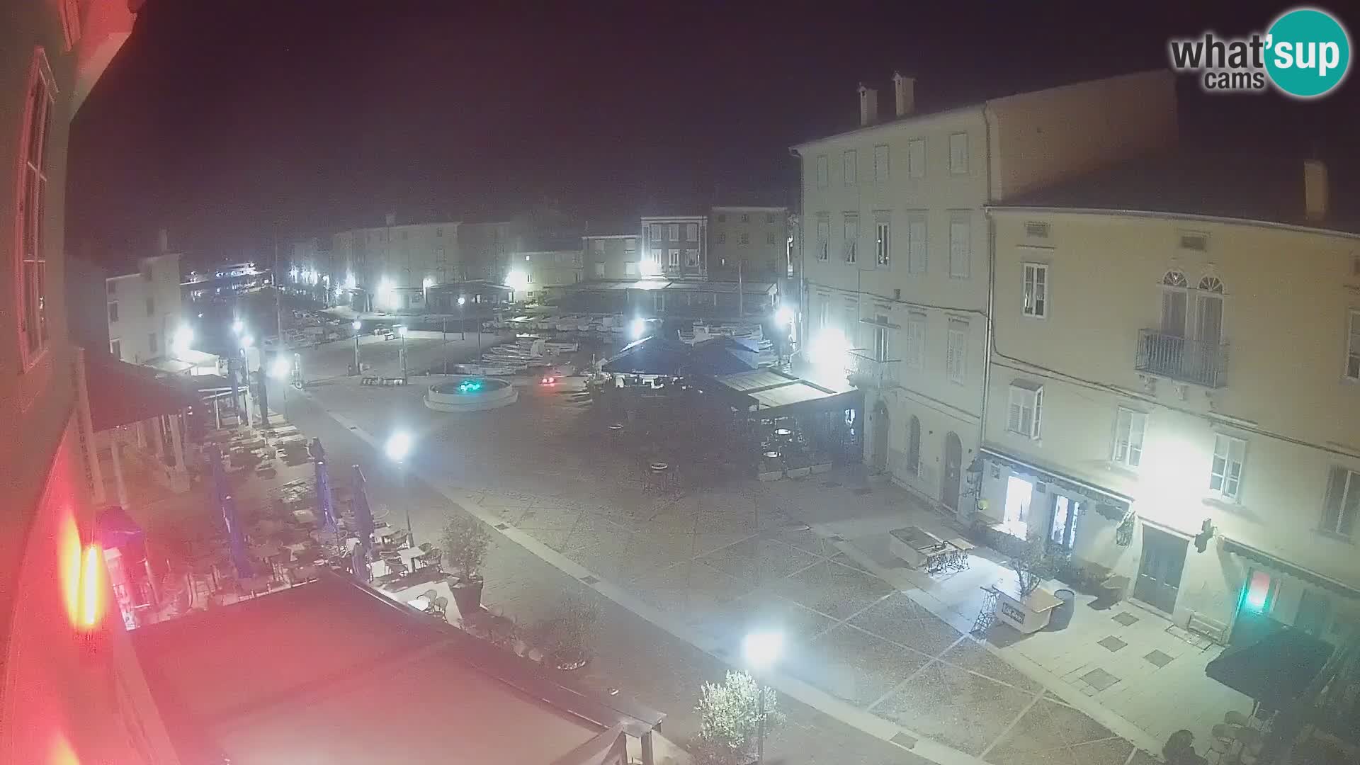 Cámara en vivo ciudad de Cres – plaza principal y “mandrač” – isla de Cres – Croacia