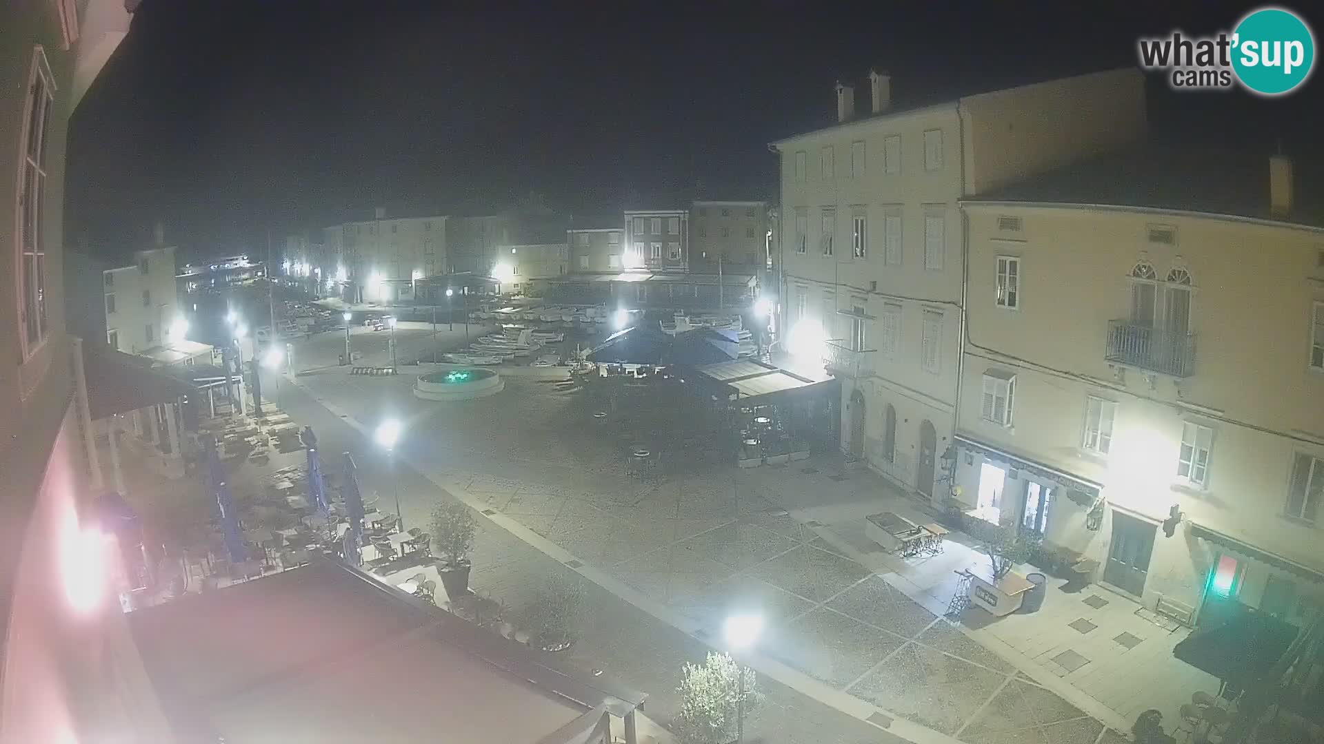 LIVE cam Cres city – place principale et “mandrač” – île de Cres – Croatie