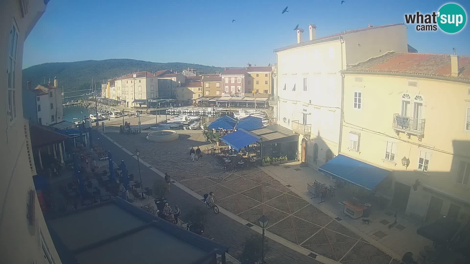 LIVE cam Cres Stadt – Hauptplatz und “mandrač” – Cres Insel – Kroatien