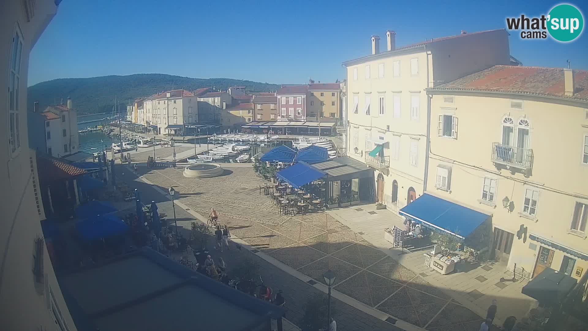 LIVE cam Cres Stadt – Hauptplatz und “mandrač” – Cres Insel – Kroatien