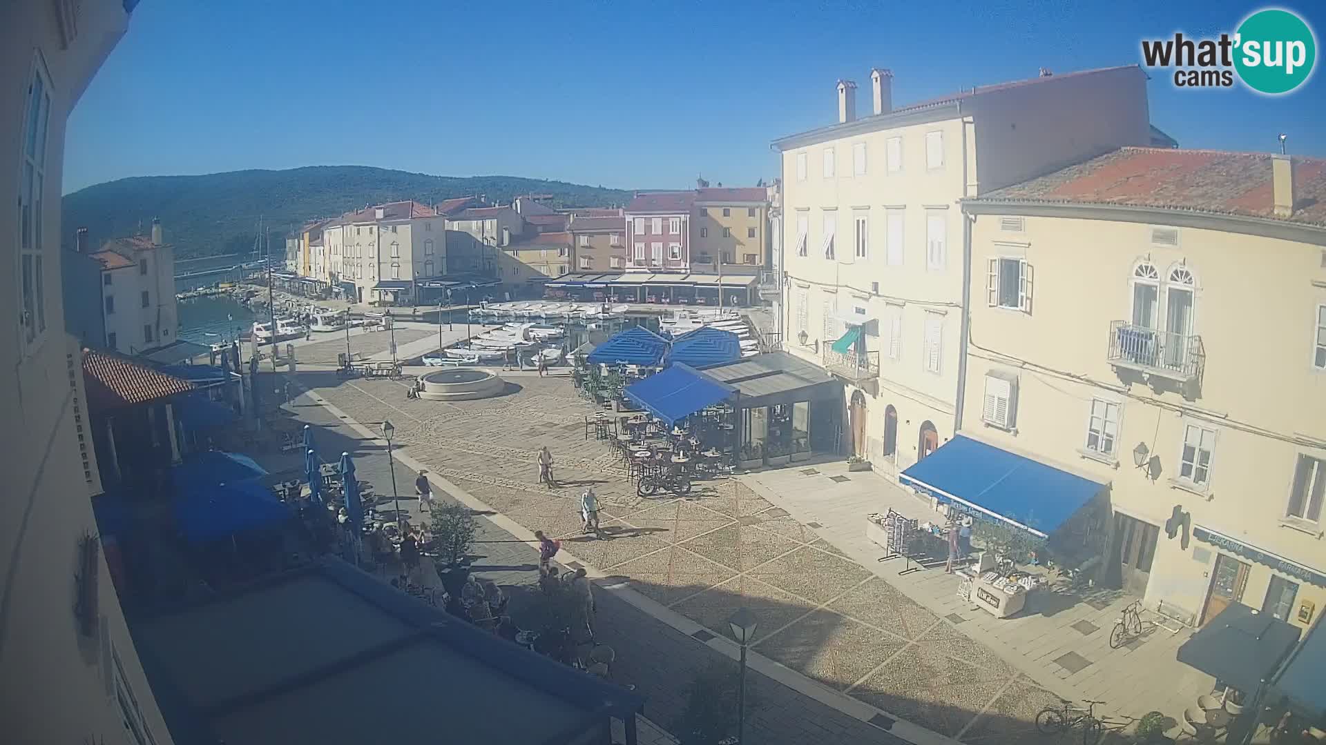 LIVE cam Cres città – piazza principale e “mandrač” – isola di Cherso – Croazia