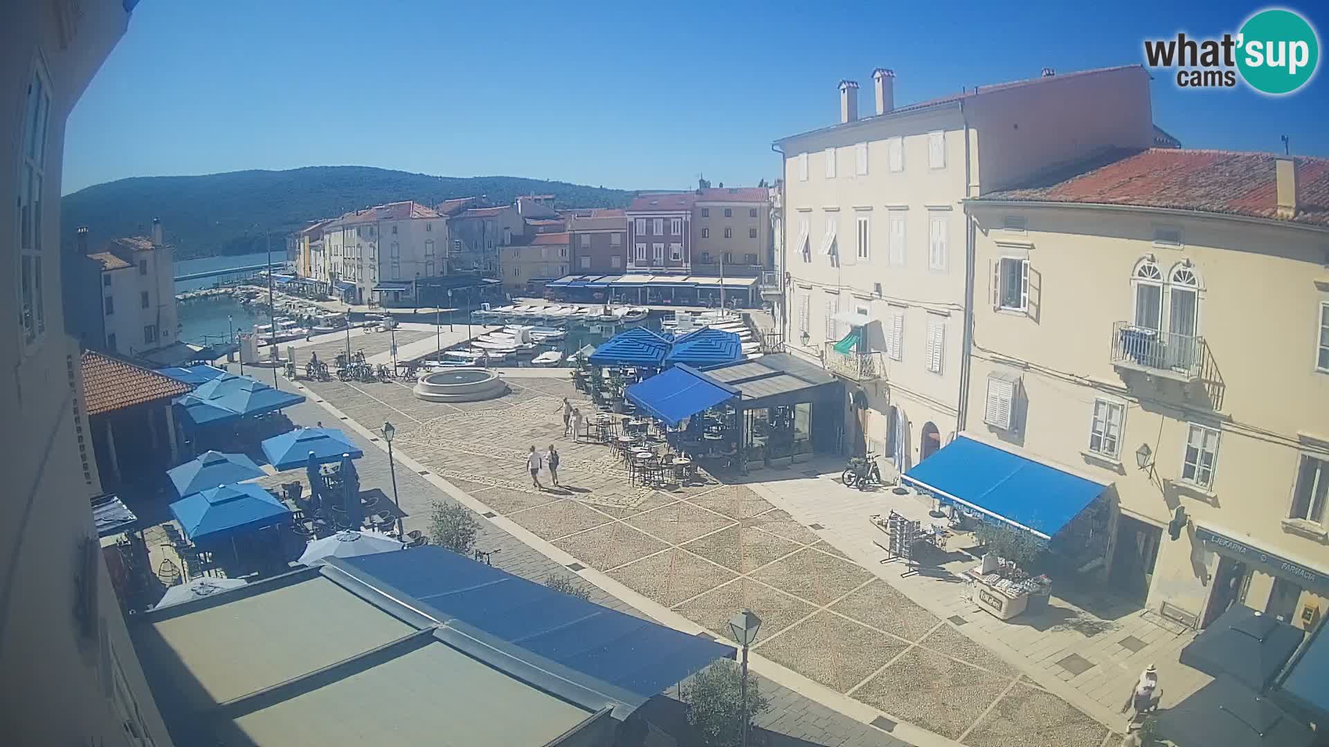 Cámara en vivo ciudad de Cres – plaza principal y “mandrač” – isla de Cres – Croacia
