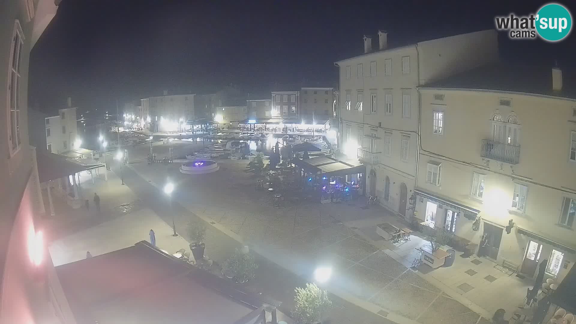 LIVE cam Cres Stadt – Hauptplatz und “mandrač” – Cres Insel – Kroatien