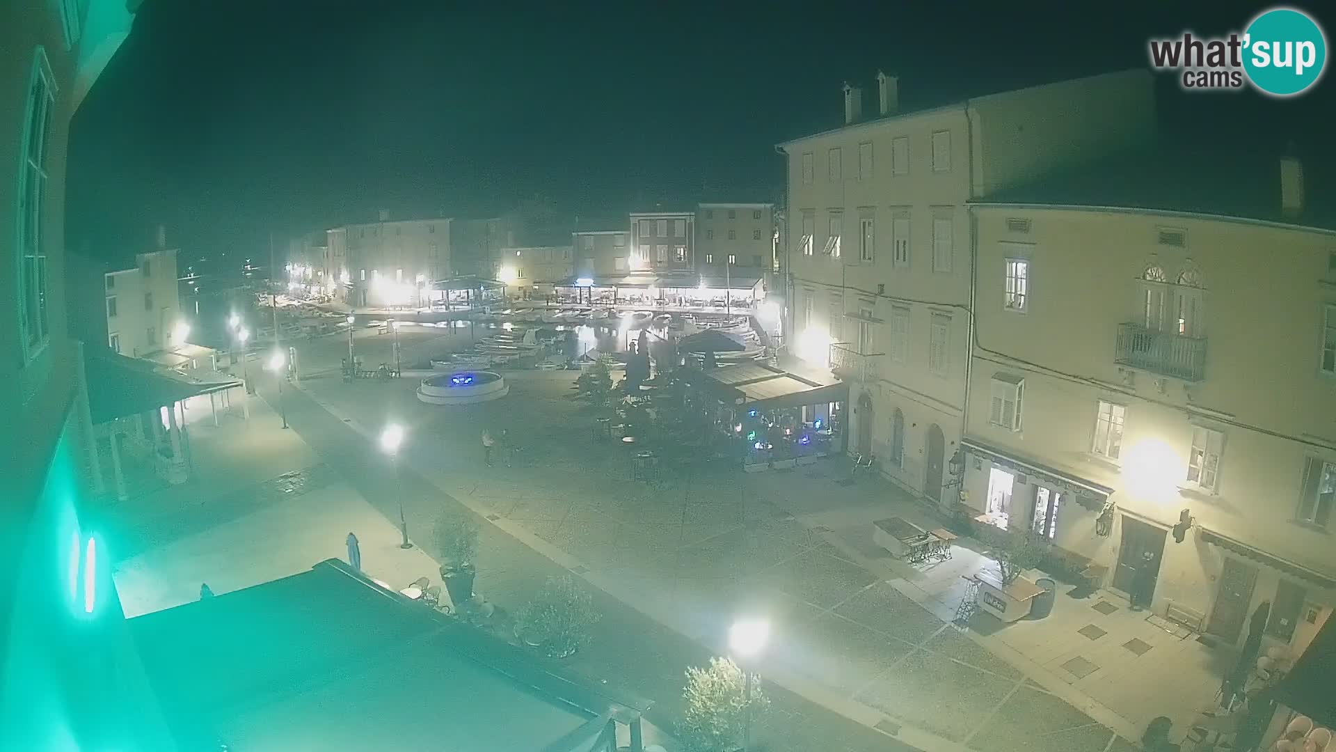 LIVE cam Cres città – piazza principale e “mandrač” – isola di Cherso – Croazia