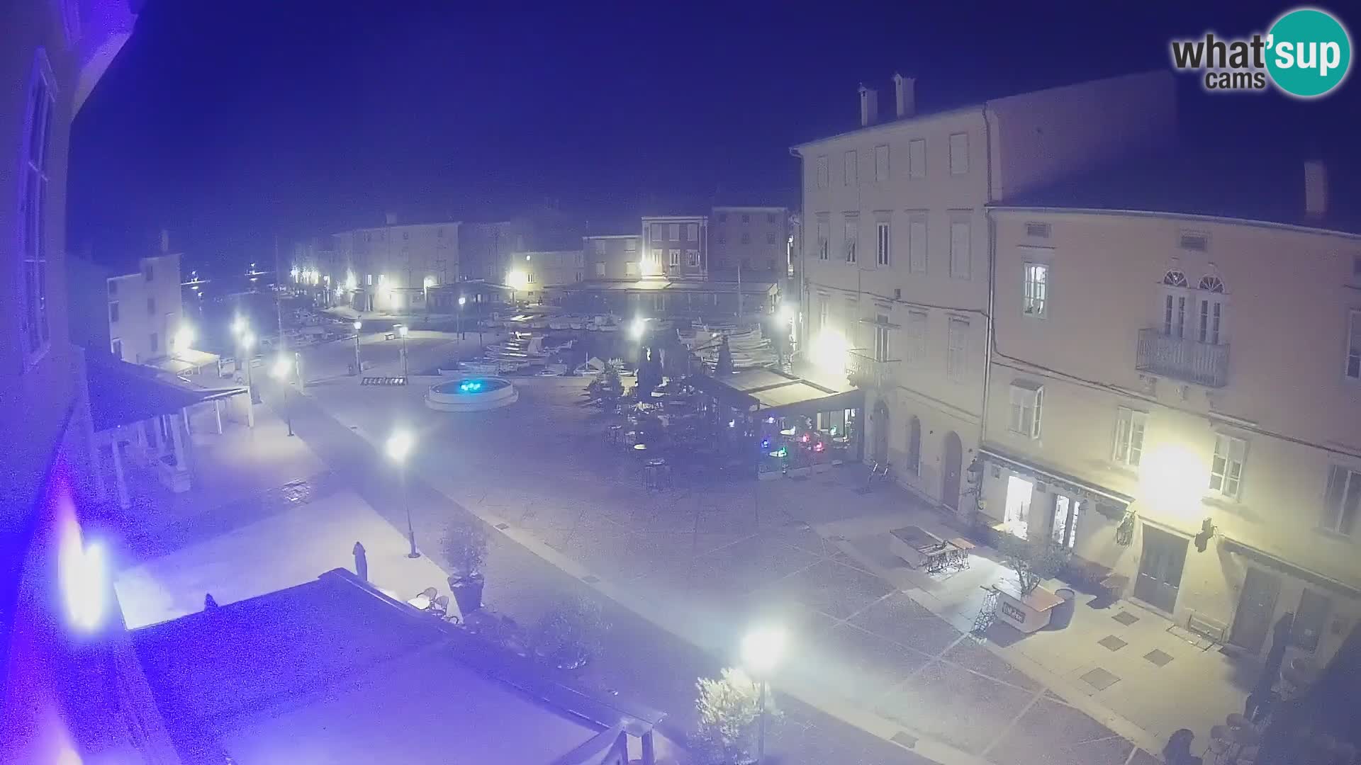 LIVE cam Cres città – piazza principale e “mandrač” – isola di Cherso – Croazia