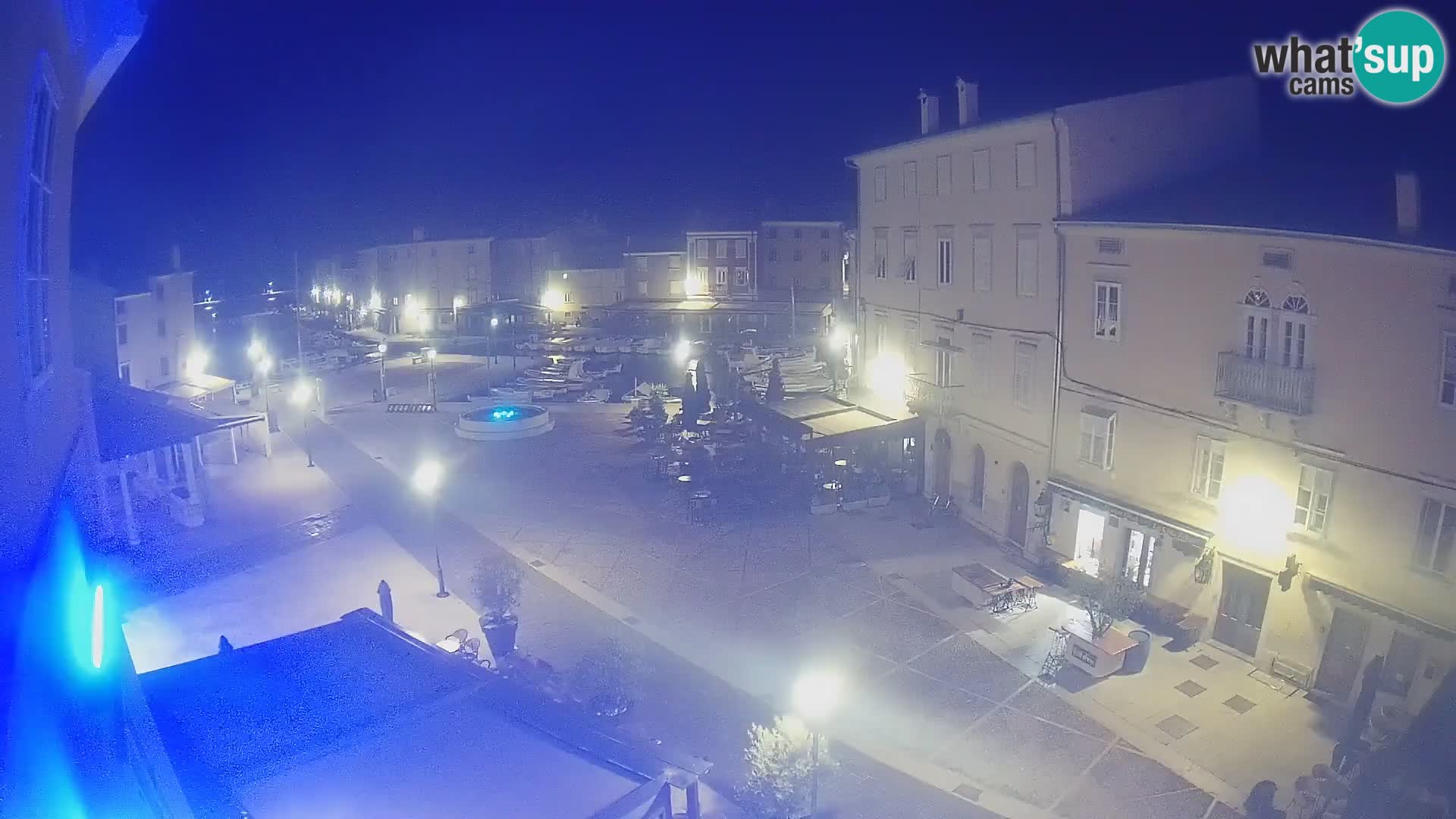 LIVE cam Cres city – place principale et “mandrač” – île de Cres – Croatie