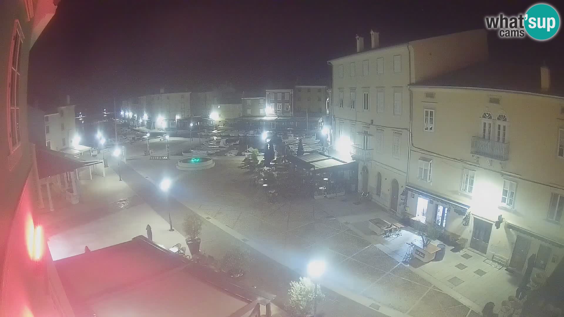 Cámara en vivo ciudad de Cres – plaza principal y “mandrač” – isla de Cres – Croacia