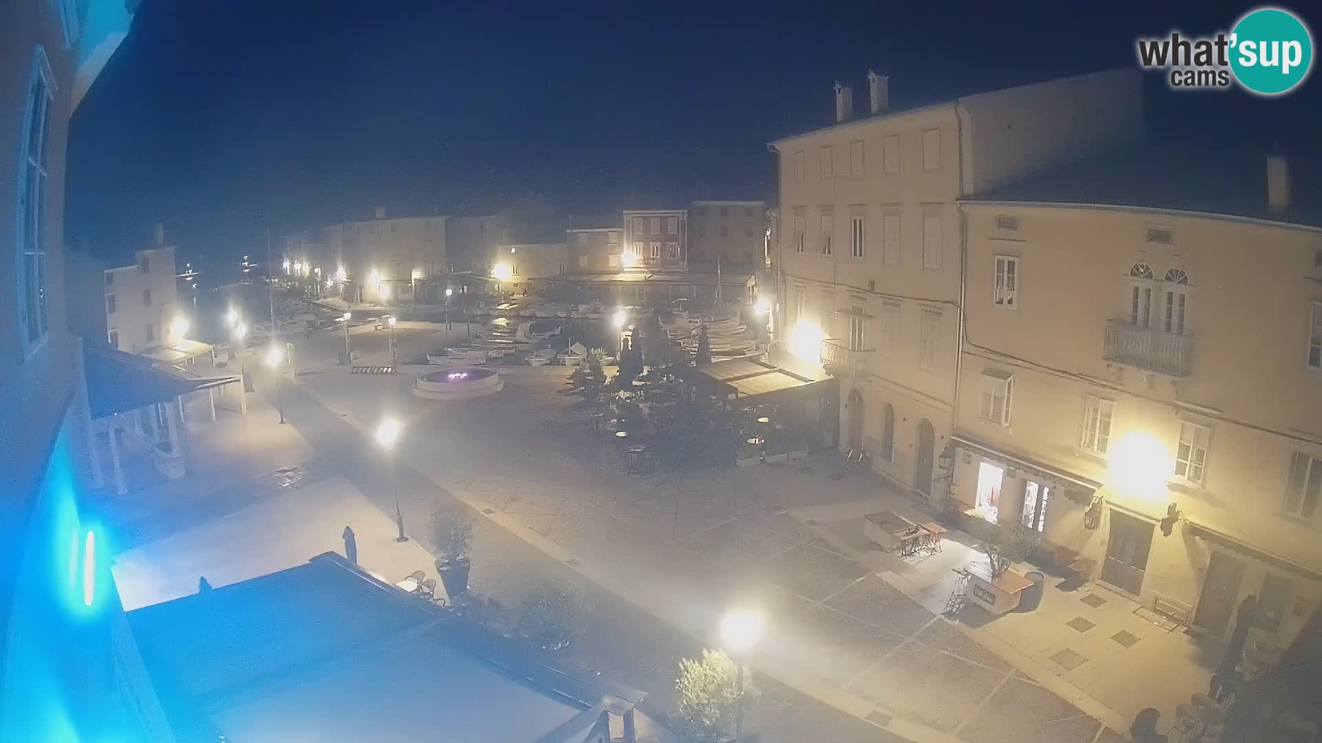 LIVE cam Cres city – place principale et “mandrač” – île de Cres – Croatie