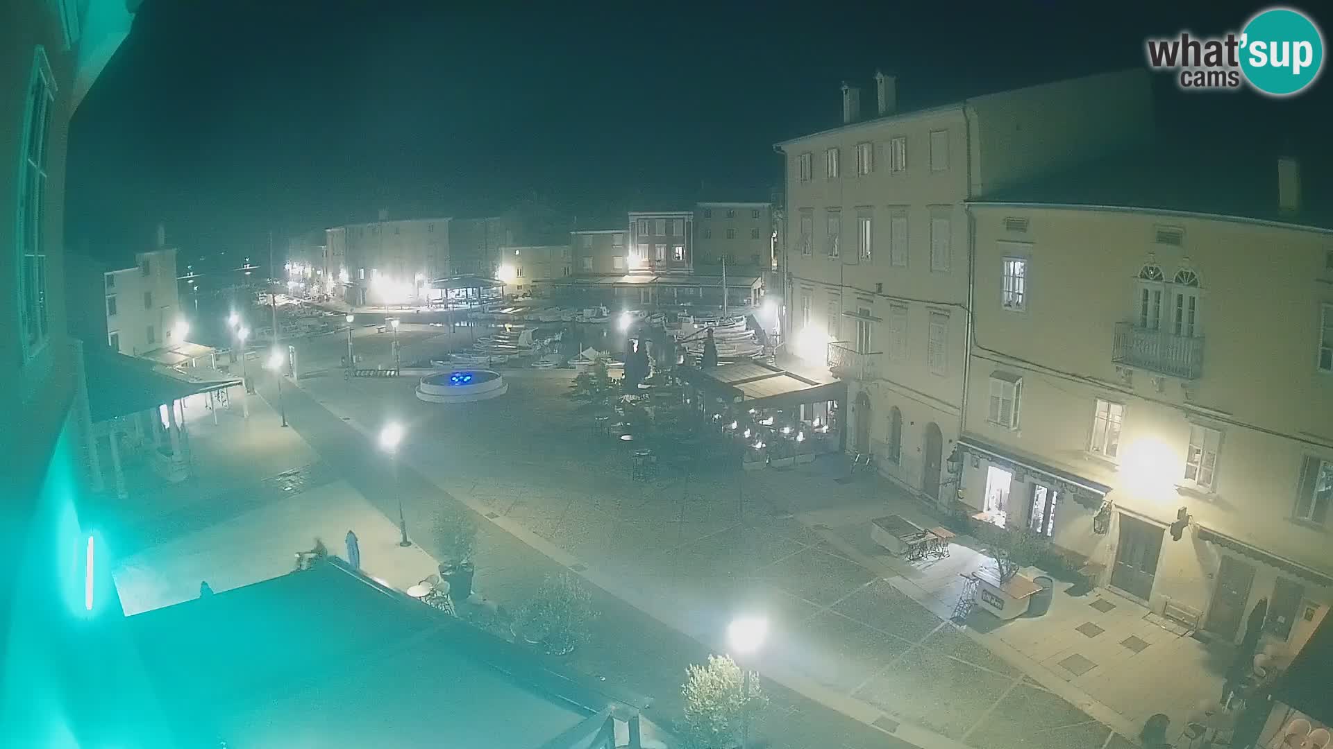LIVE cam Cres città – piazza principale e “mandrač” – isola di Cherso – Croazia