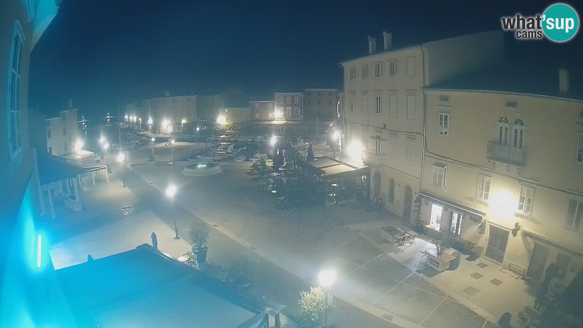 Cámara en vivo ciudad de Cres – plaza principal y “mandrač” – isla de Cres – Croacia