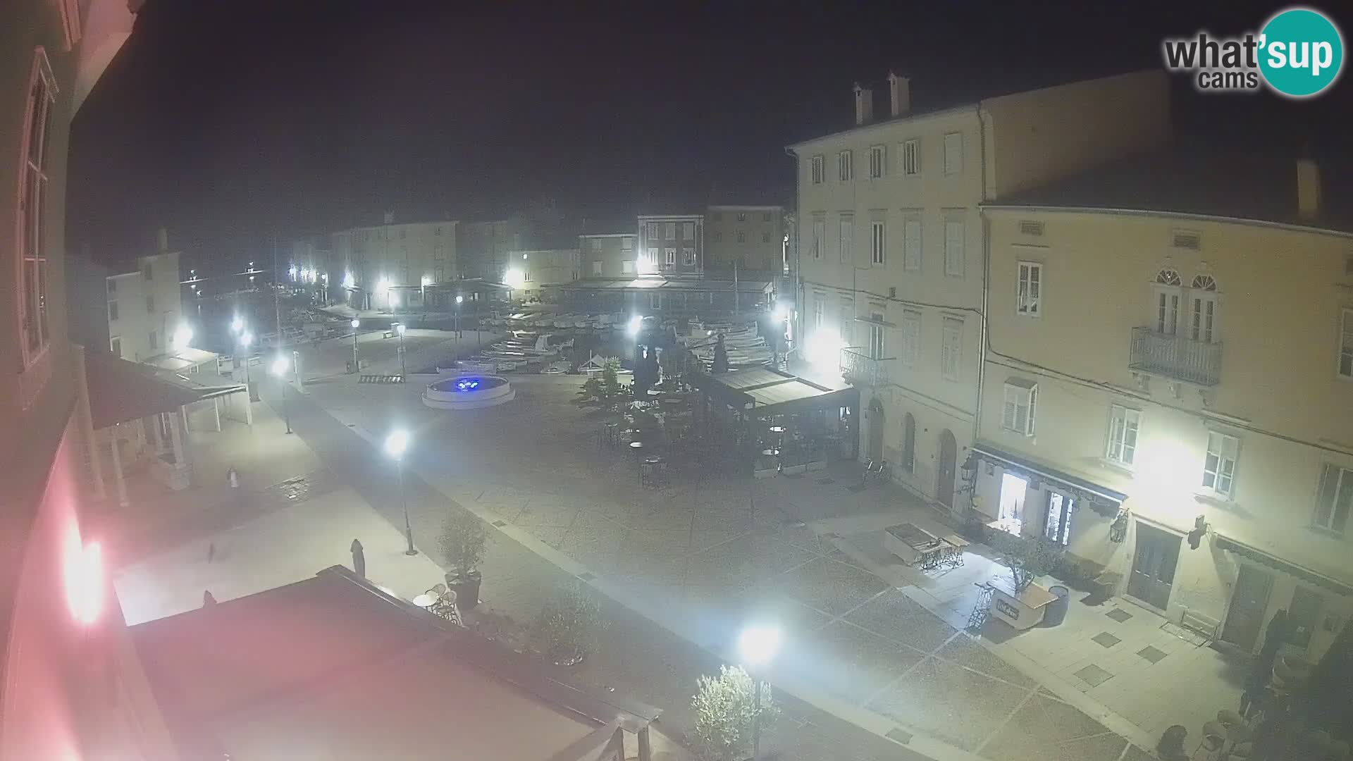 LIVE cam Cres city – place principale et “mandrač” – île de Cres – Croatie
