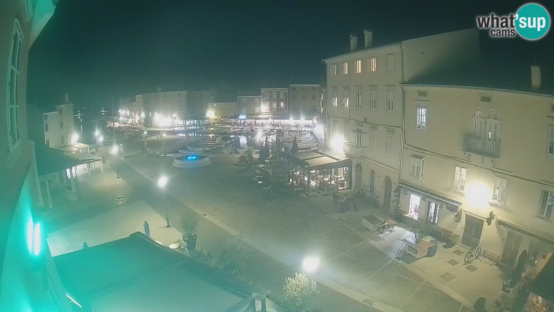 LIVE cam Cres Stadt – Hauptplatz und “mandrač” – Cres Insel – Kroatien