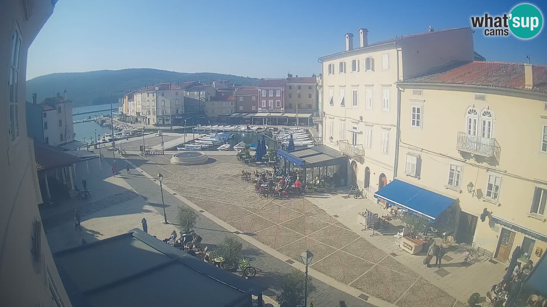 LIVE cam Cres città – piazza principale e “mandrač” – isola di Cherso – Croazia