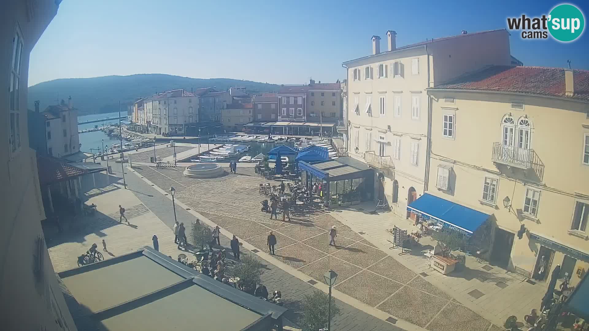 LIVE cam Cres città – piazza principale e “mandrač” – isola di Cherso – Croazia