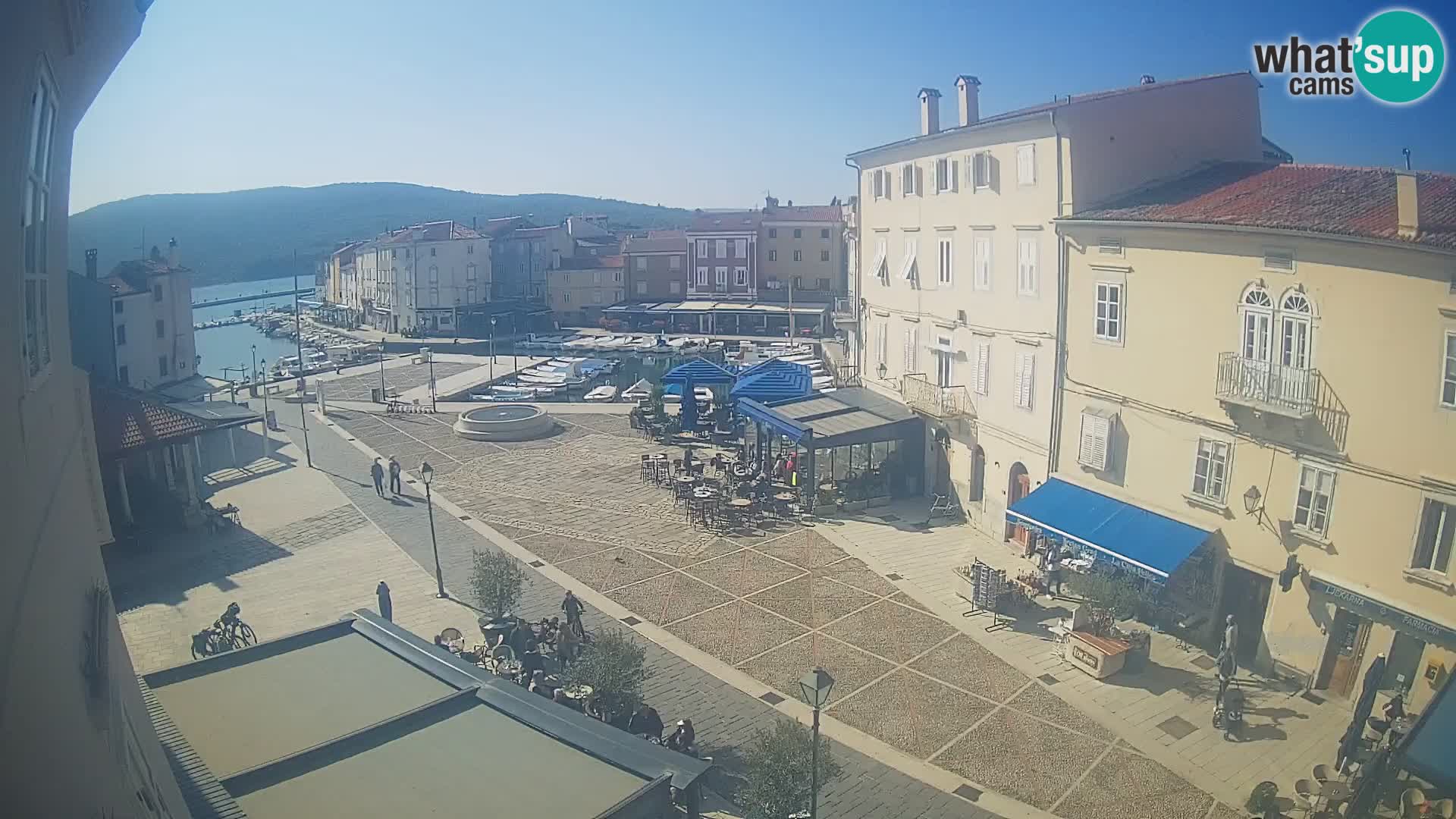LIVE cam Cres Stadt – Hauptplatz und “mandrač” – Cres Insel – Kroatien