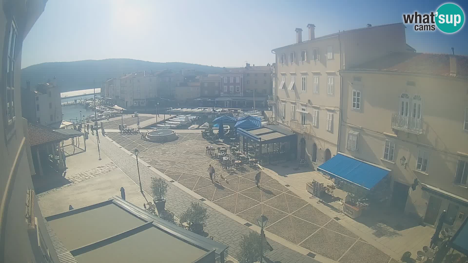 LIVE cam Cres città – piazza principale e “mandrač” – isola di Cherso – Croazia