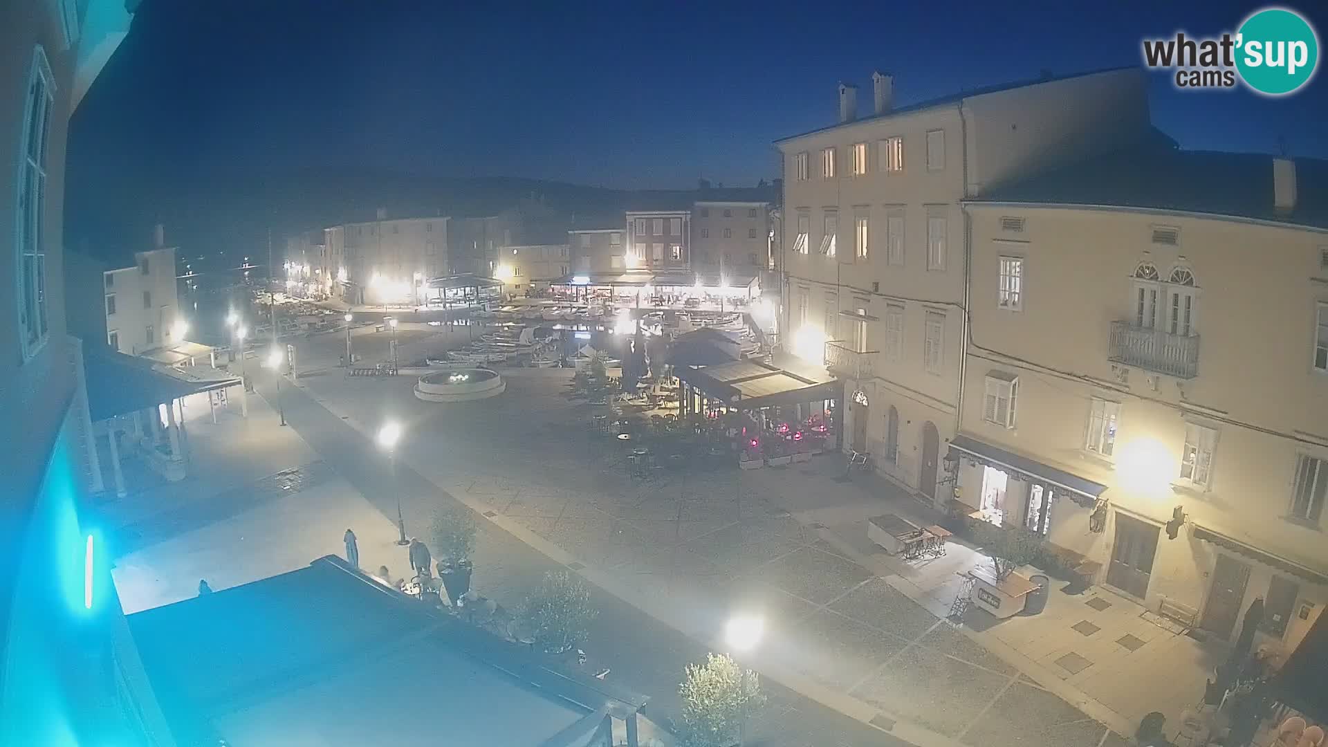 LIVE cam Cres città – piazza principale e “mandrač” – isola di Cherso – Croazia