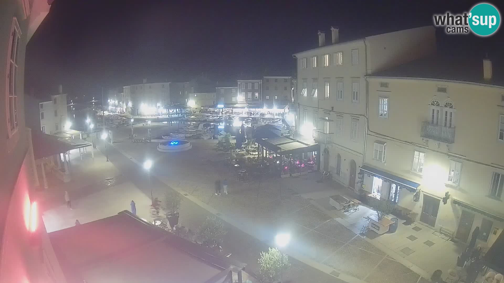 LIVE cam Cres city – place principale et “mandrač” – île de Cres – Croatie