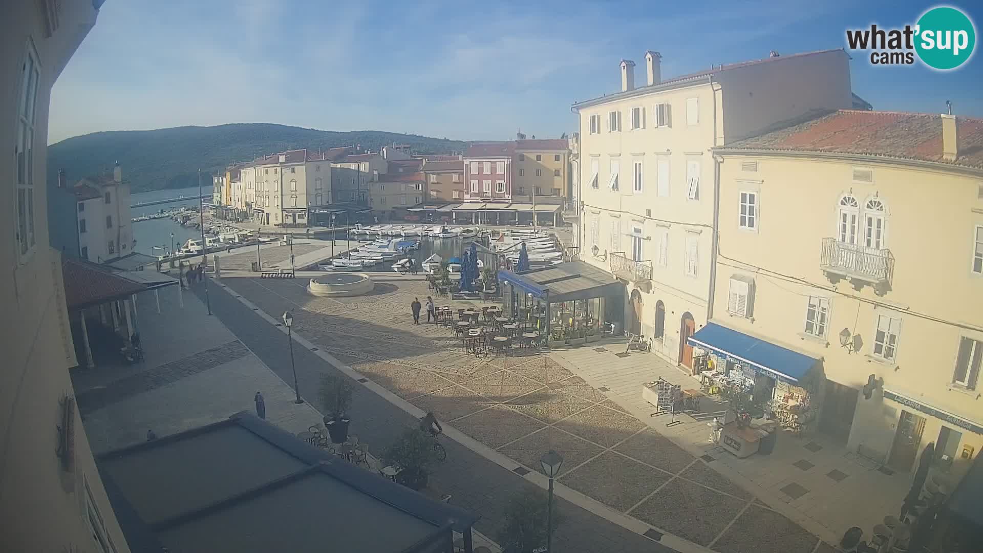 LIVE cam Cres Stadt – Hauptplatz und “mandrač” – Cres Insel – Kroatien