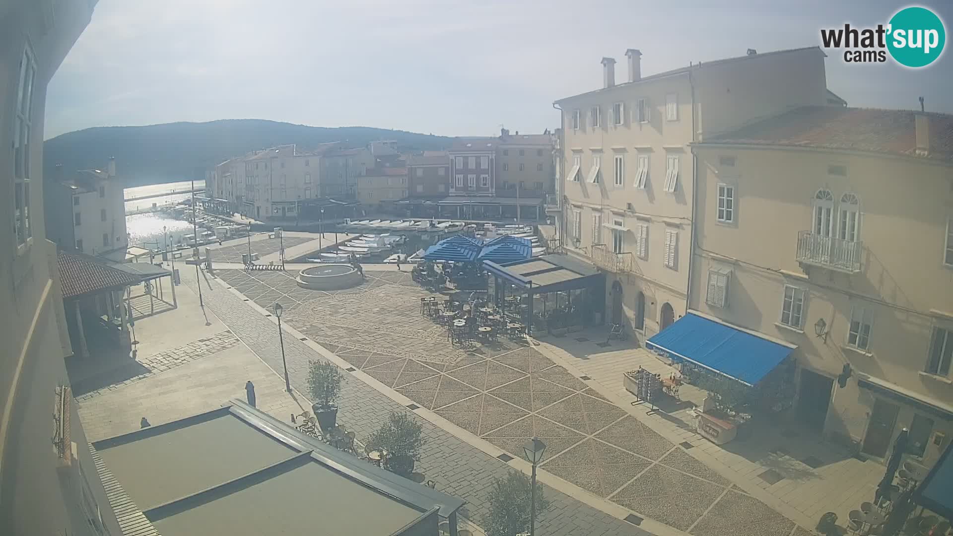 LIVE cam Cres Stadt – Hauptplatz und “mandrač” – Cres Insel – Kroatien
