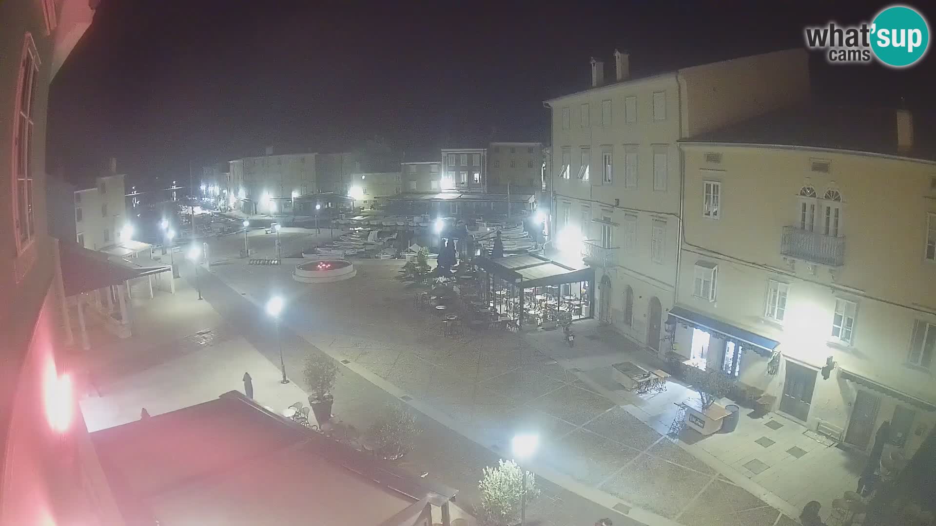 Cámara en vivo ciudad de Cres – plaza principal y “mandrač” – isla de Cres – Croacia