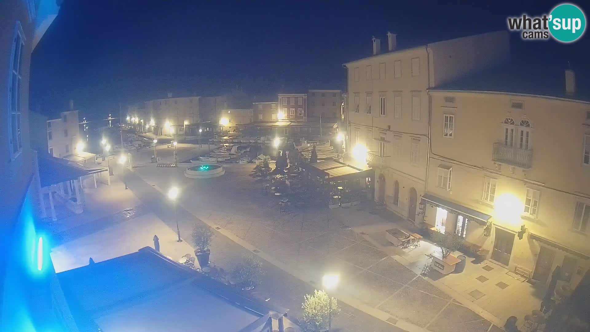 Cámara en vivo ciudad de Cres – plaza principal y “mandrač” – isla de Cres – Croacia