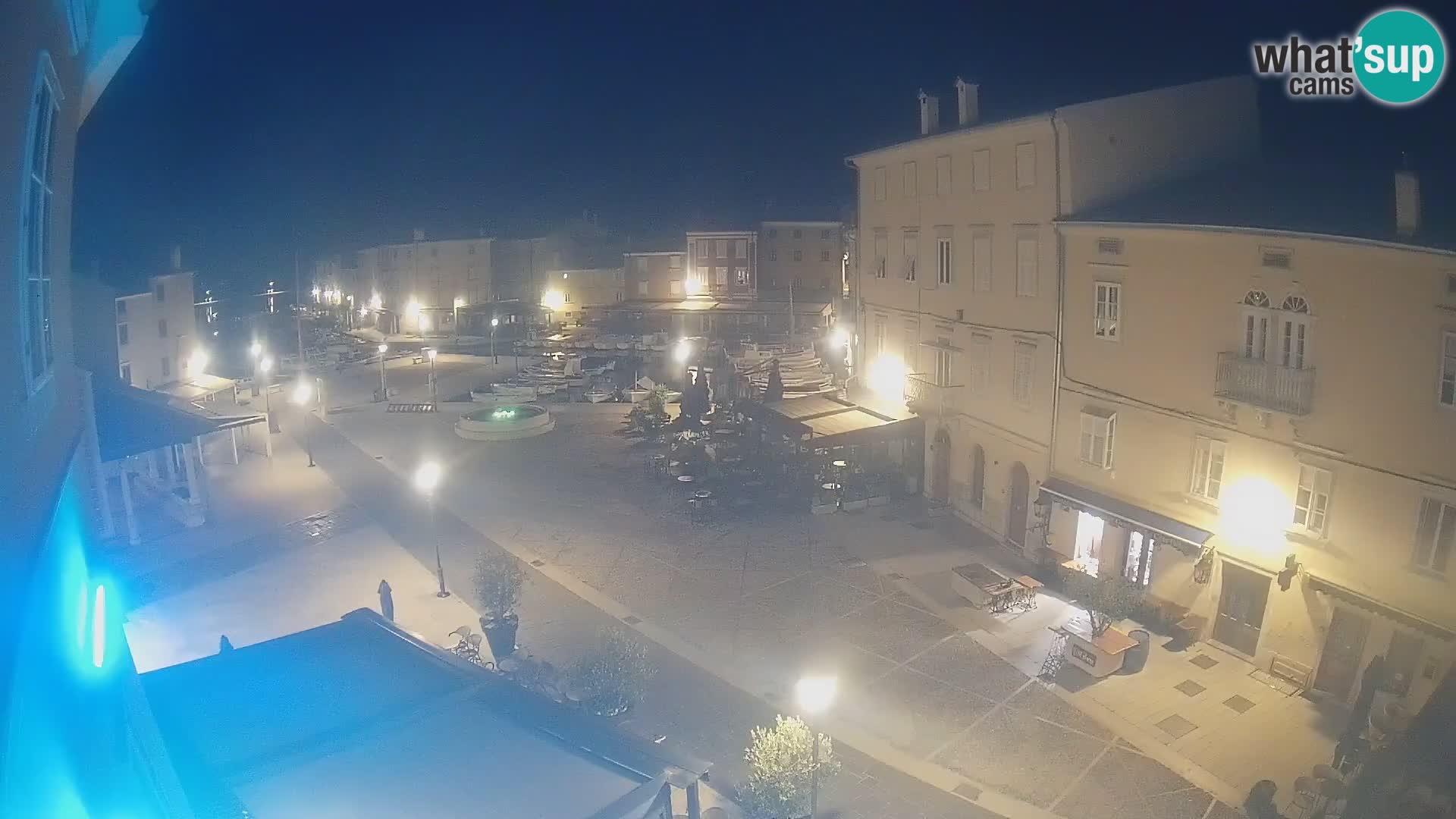 LIVE cam Cres city – place principale et “mandrač” – île de Cres – Croatie