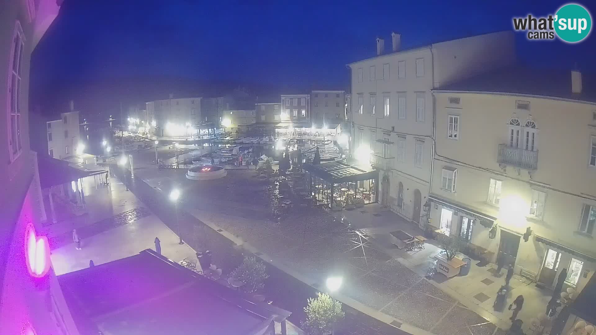 Cámara en vivo ciudad de Cres – plaza principal y “mandrač” – isla de Cres – Croacia