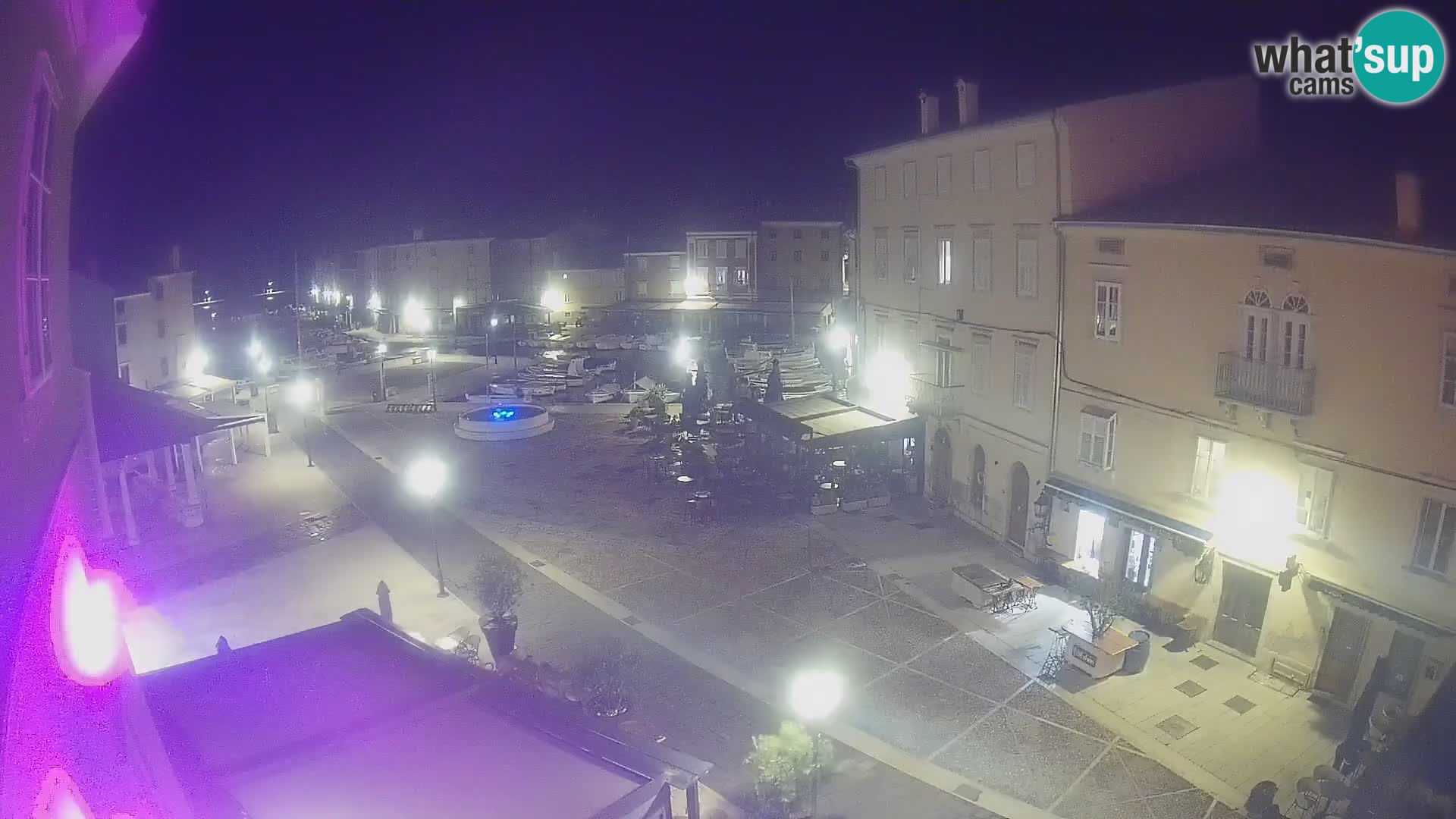 LIVE cam Cres city – place principale et “mandrač” – île de Cres – Croatie