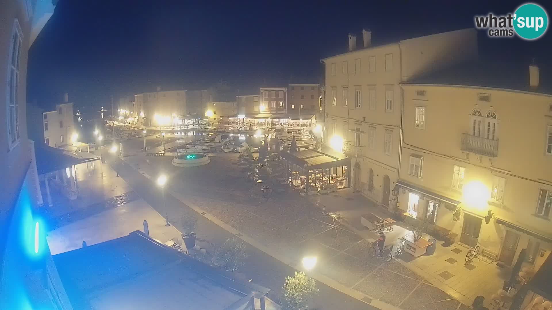 Cámara en vivo ciudad de Cres – plaza principal y “mandrač” – isla de Cres – Croacia
