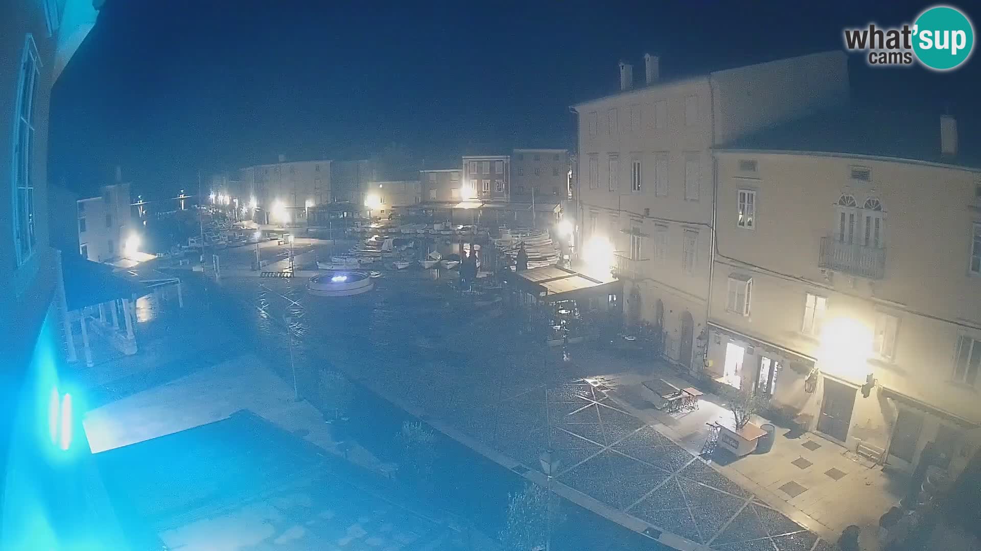 LIVE cam Cres city – place principale et “mandrač” – île de Cres – Croatie