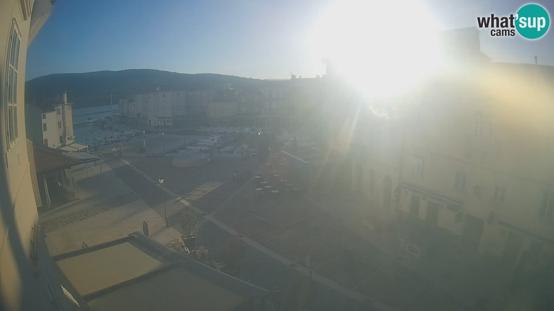 LIVE cam Cres city – place principale et “mandrač” – île de Cres – Croatie
