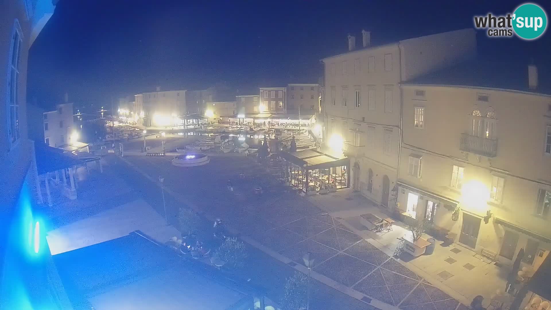 LIVE cam Cres city – place principale et “mandrač” – île de Cres – Croatie