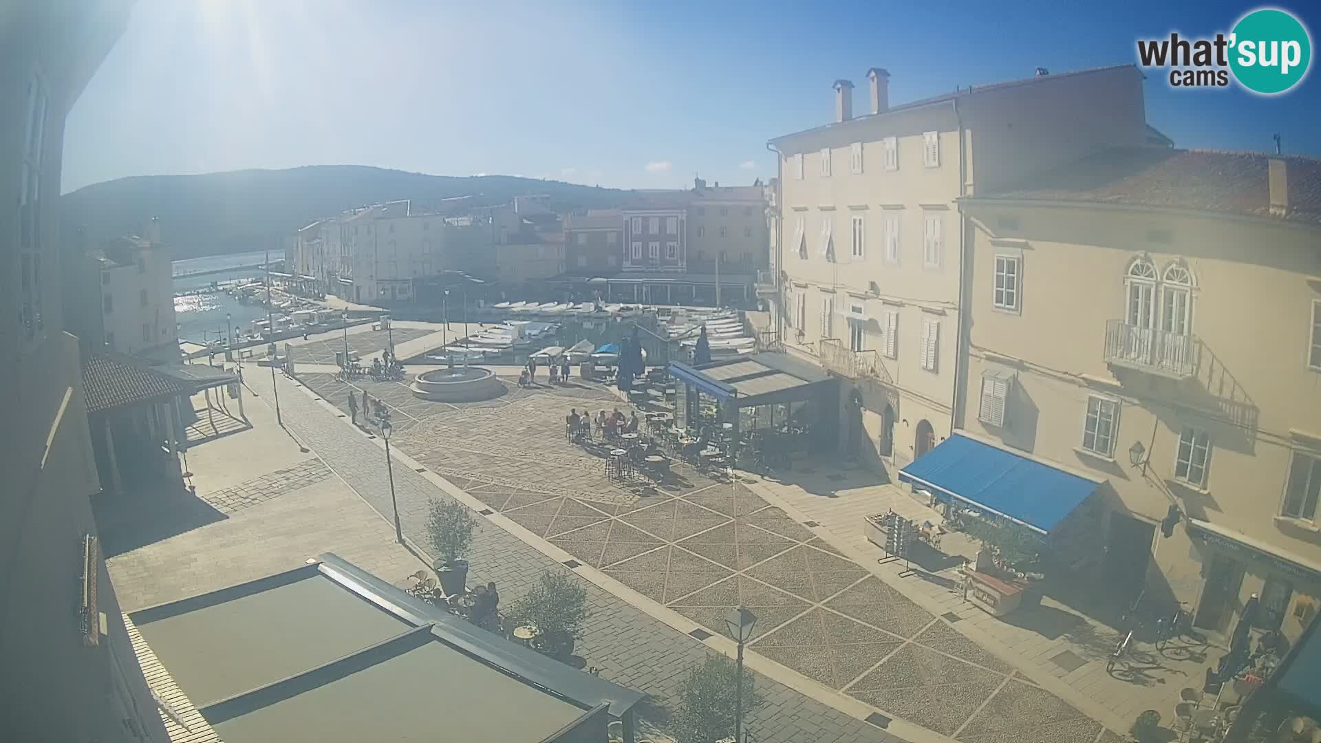 LIVE cam Cres città – piazza principale e “mandrač” – isola di Cherso – Croazia