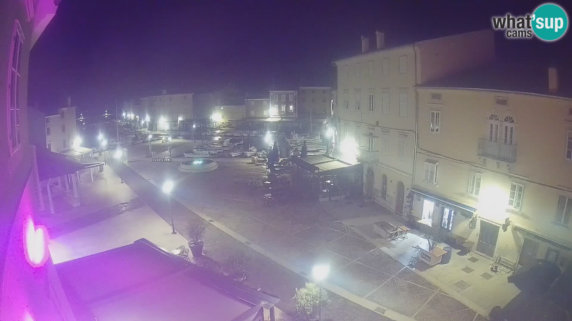 LIVE cam Cres città – piazza principale e “mandrač” – isola di Cherso – Croazia