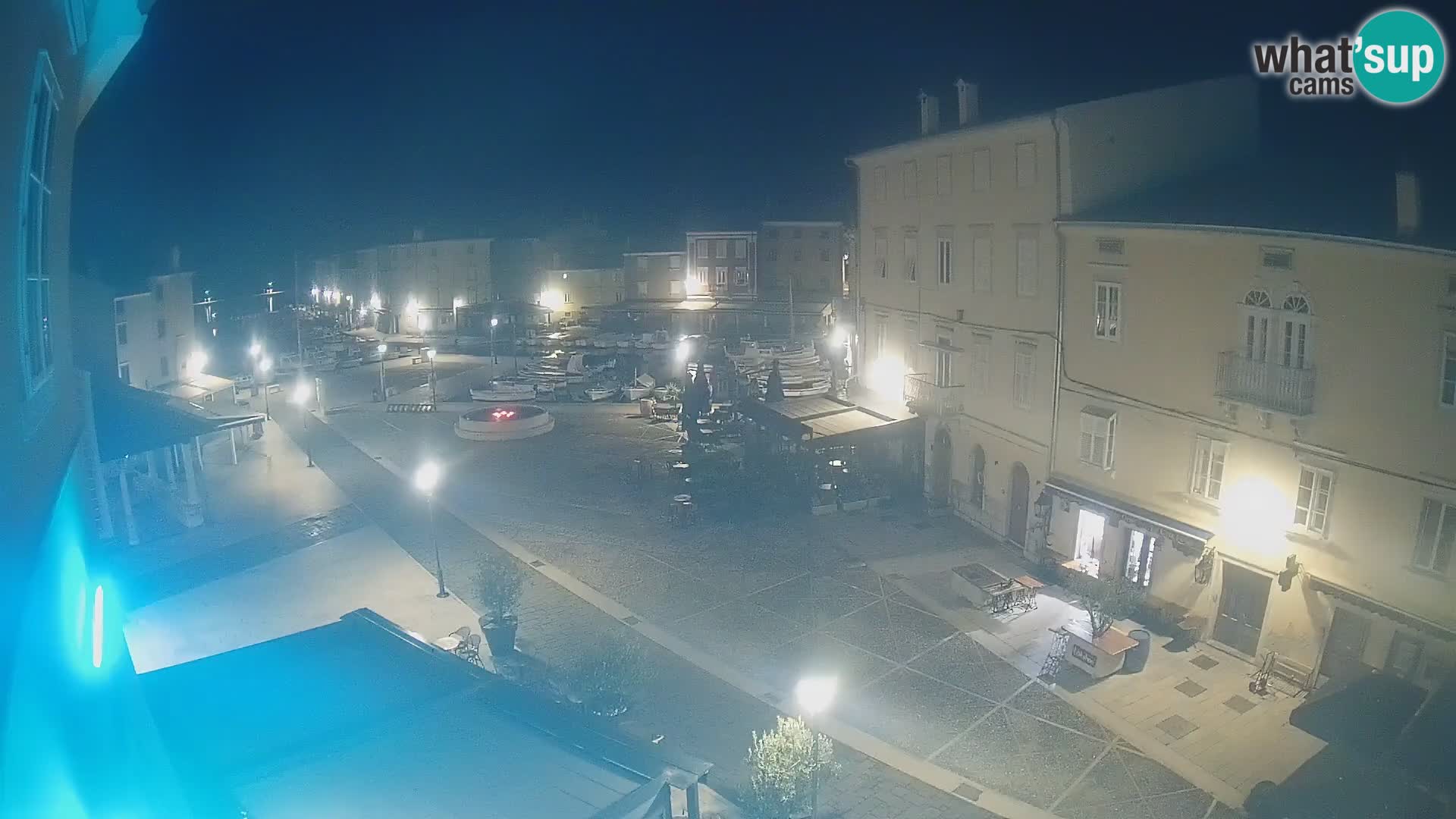 LIVE cam Cres city – place principale et “mandrač” – île de Cres – Croatie