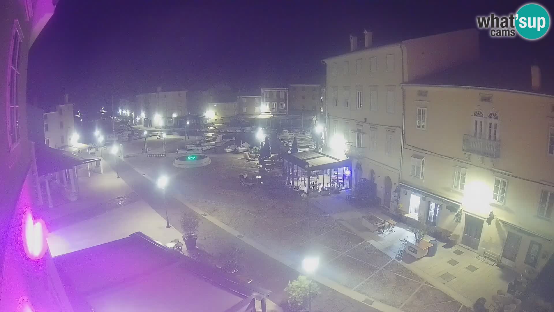 LIVE cam Cres city – place principale et “mandrač” – île de Cres – Croatie