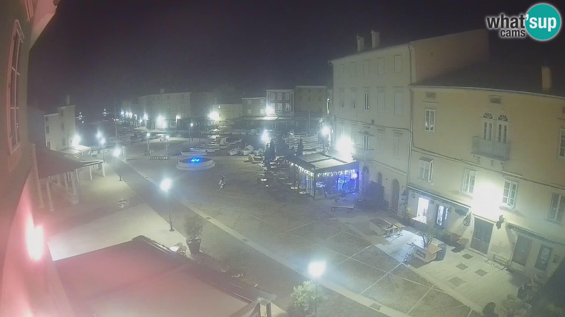 LIVE cam Cres city – place principale et “mandrač” – île de Cres – Croatie