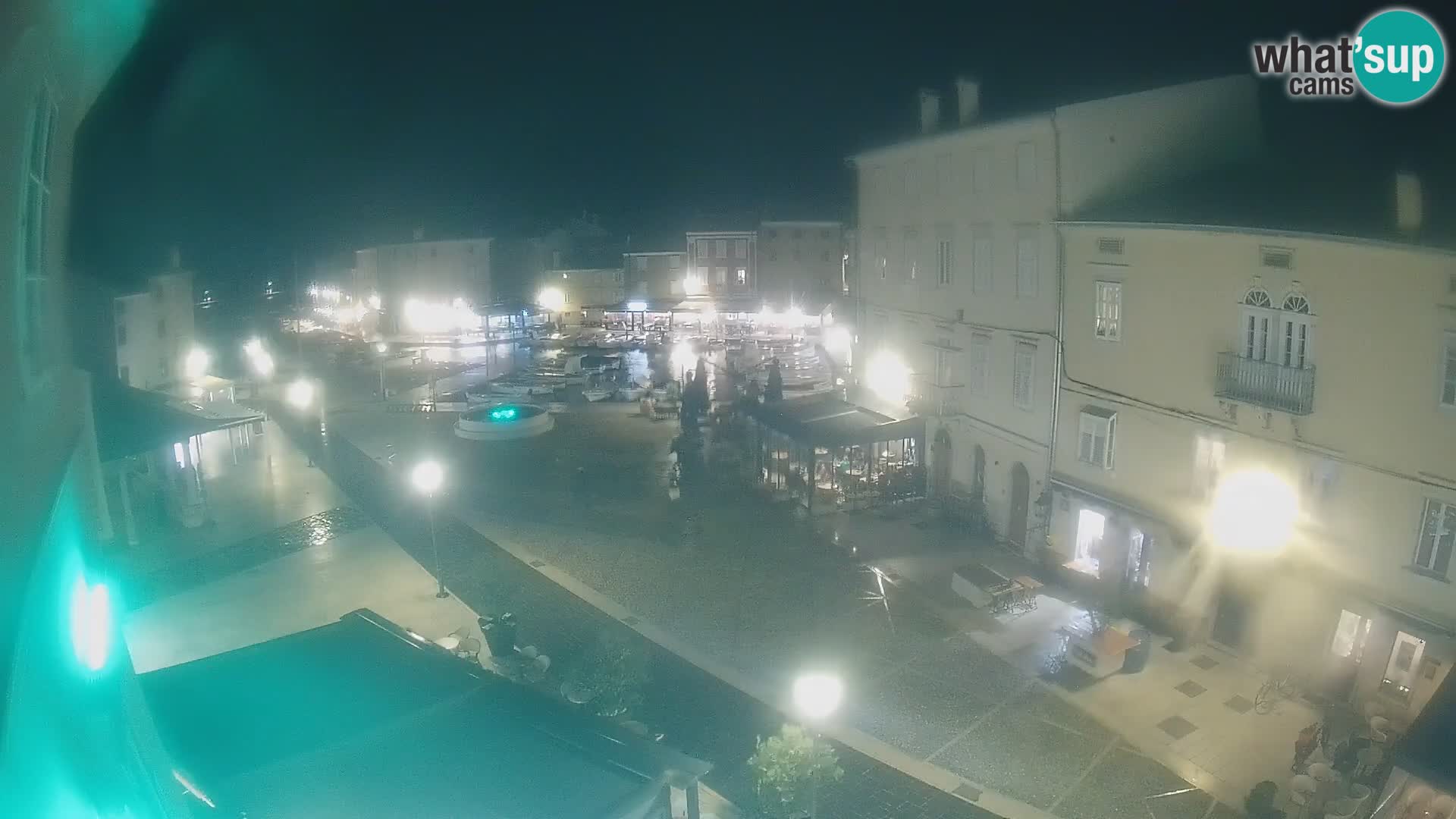 Cámara en vivo ciudad de Cres – plaza principal y “mandrač” – isla de Cres – Croacia