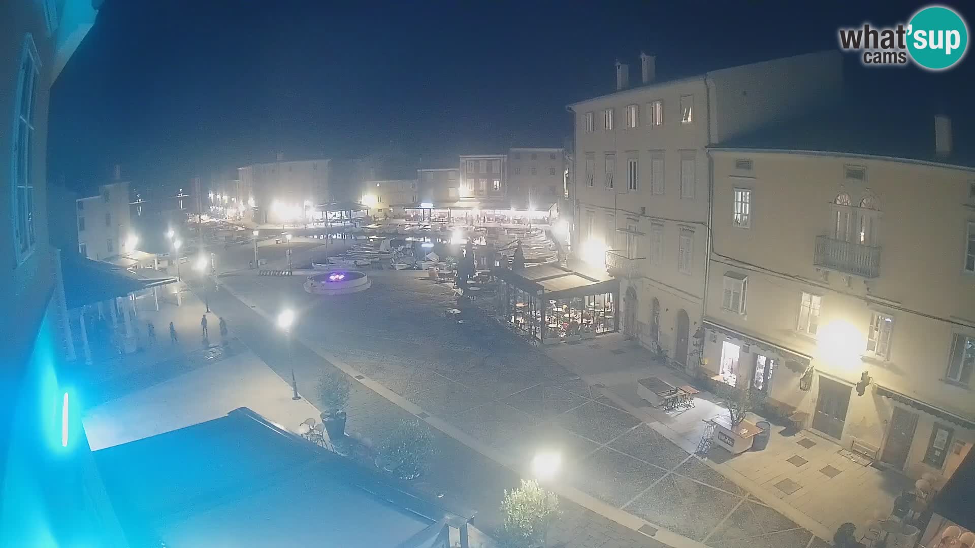 Kamera v ŽIVO Cres mesto – glavni trg in “mandrač” – otok Cres – Hrvaška